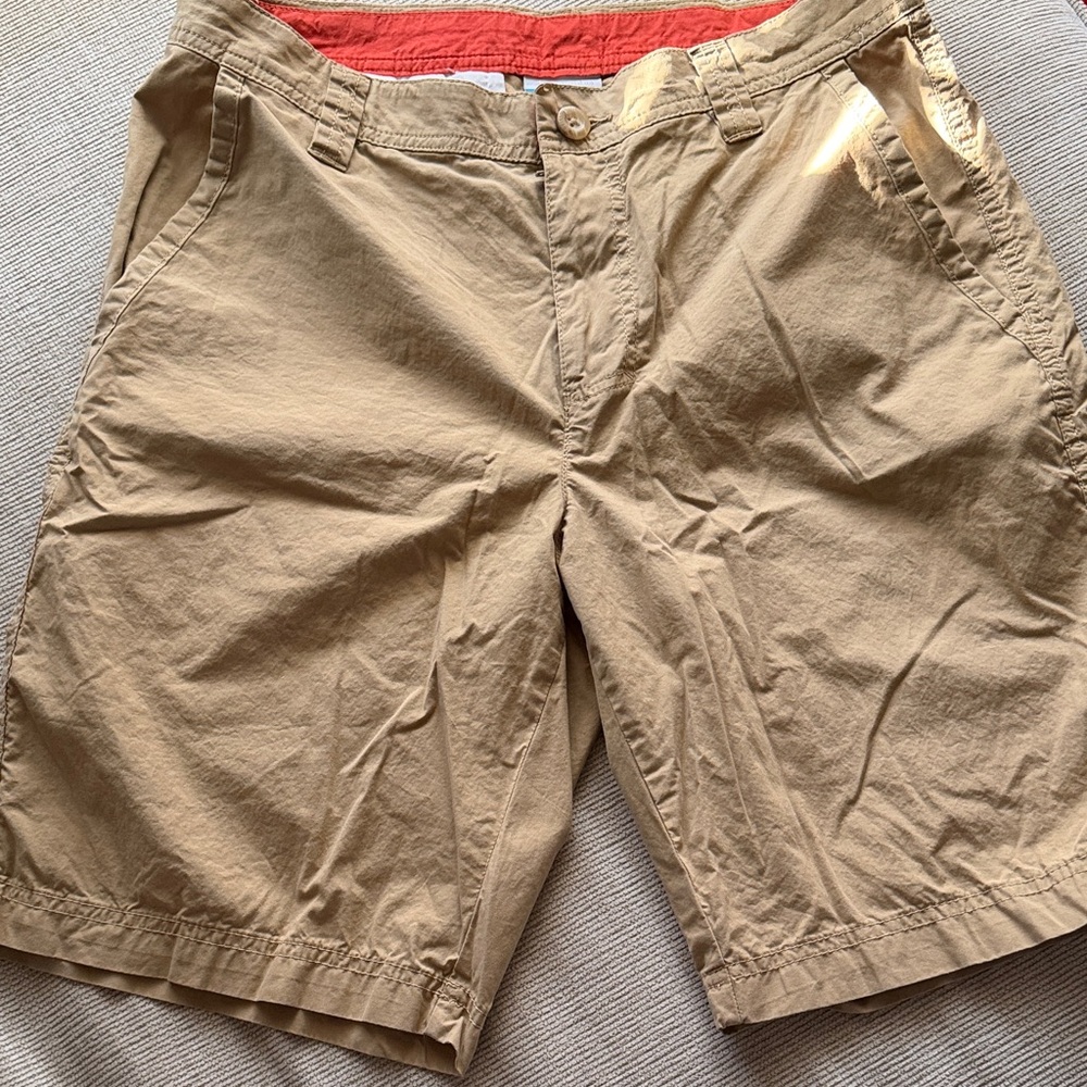 Columbia Men's Khaki Flat Front Shorts